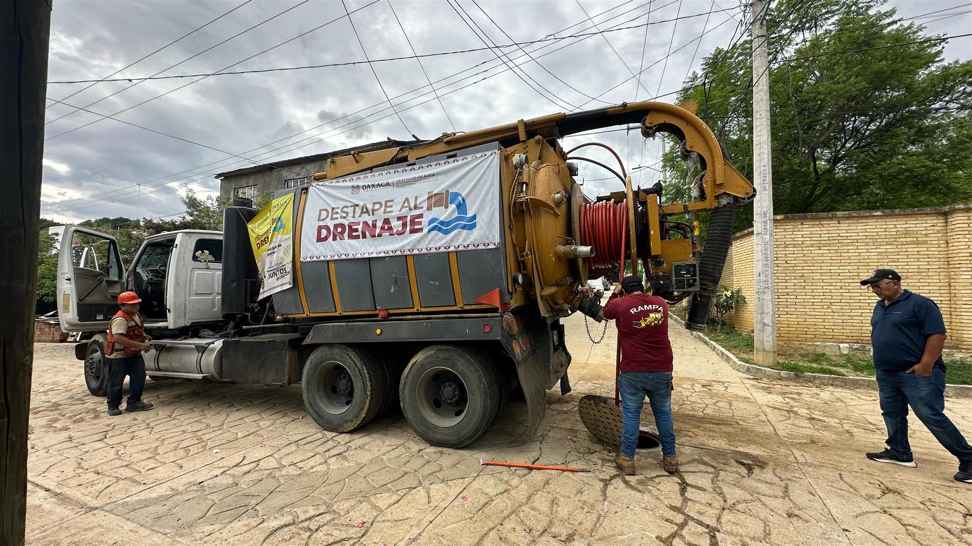Municipio de Oaxaca de Juárez restablece más de 9 mil metros de drenaje en colonias y agencias de la capital
